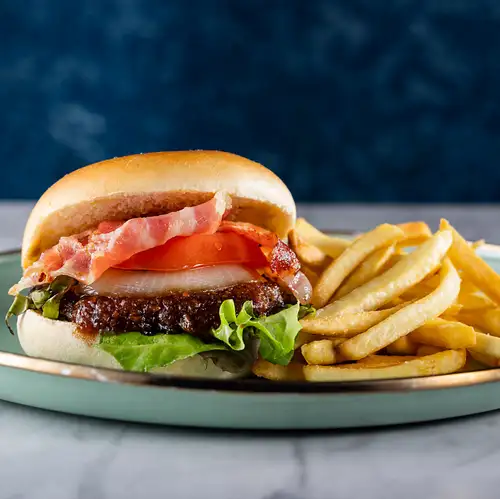 【濃厚ソースと肉厚パティの黄金コンビ！】旨味が凝縮したALLY'sの王道バーガー