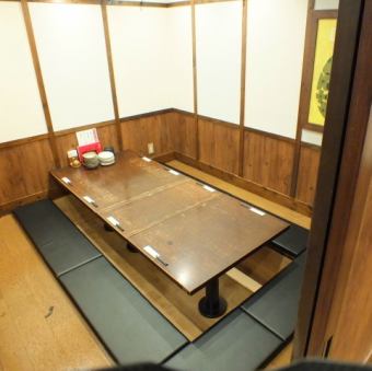 10人前後ののワイワイ飲みにも最適☆シーンに合わせて様々なタイプのお席ございます。詳しくはお店までお問い合わせください！