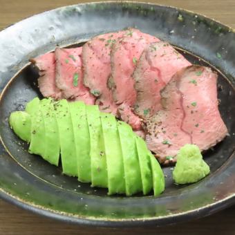 漬けアボカドと大人のローストビーフ