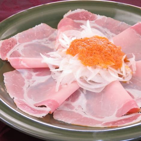Smoked "homemade ham" hors d'oeuvre with "natural cherry tree chips" and "coffee beans"