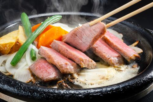 上質なステーキを、お酒と共にどうぞ。