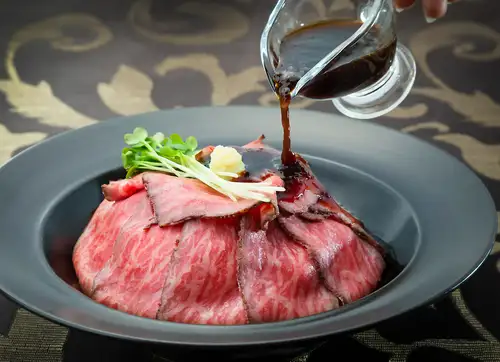 特制烤牛肉饭【仅限工作日午餐】9月8日起供应