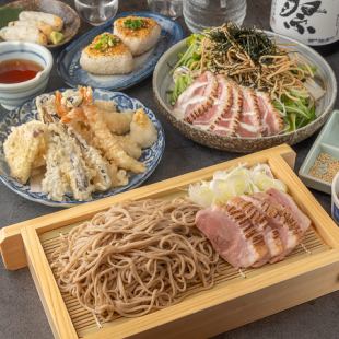 享用我們著名的雞肉壽喜燒和兩種新鮮生魚片！ ◆雅套餐◆2小時無限暢飲，共8道菜，3,500日圓