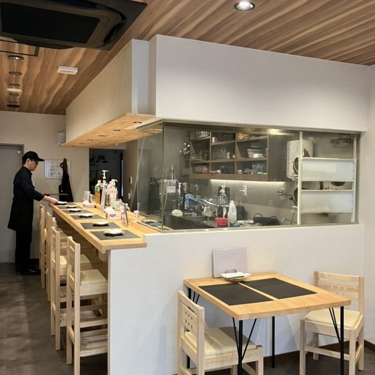 こだわり空間の店内でゆったりとした時間をお楽しみください！