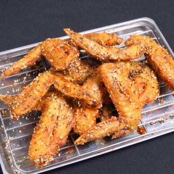 Deep fried chicken wings (2 pieces)