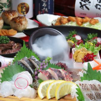 【附2小時無限暢飲】櫻花套餐7種4,000日圓（含稅）從5種生魚片拼盤到芥菜烤飯糰。