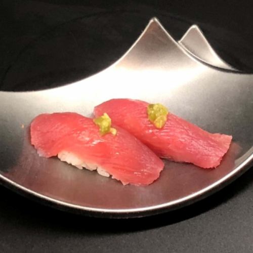 Tuna and chopped wasabi nigiri <two pieces>
