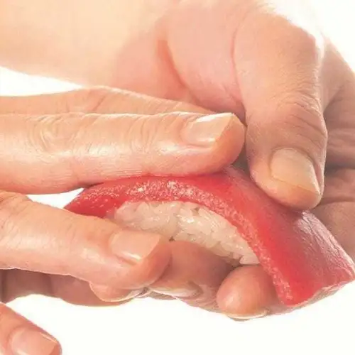 魚粋の寿司はシャリが旨い！米にこだわり酢はオリジナル専用酢を使用