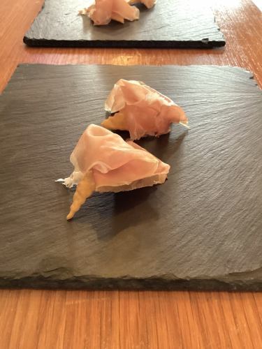 切り立て香る生ハムとニョッコフリット