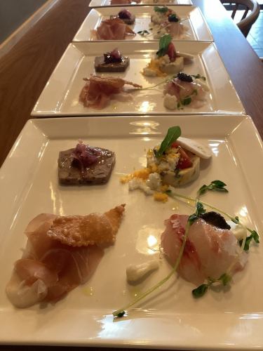 本日の冷前菜を少しずつ、ひととおり盛り合わせ