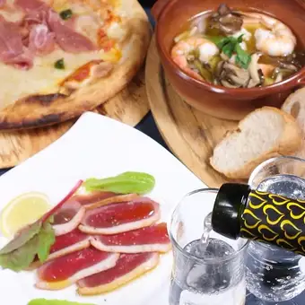 December Limited Time Offer: Casual Plan (Monday-Thursday only!) 6 dishes including pizza, pasta, and shrimp dishes, with 2 hours of all-you-can-drink for ¥4000 (tax included)