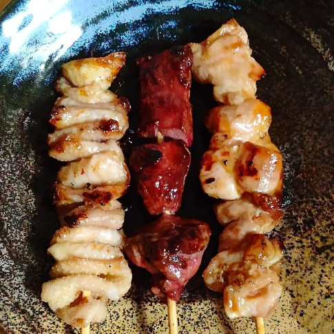 絶品焼き鳥をリーズナブルに食べられます！！