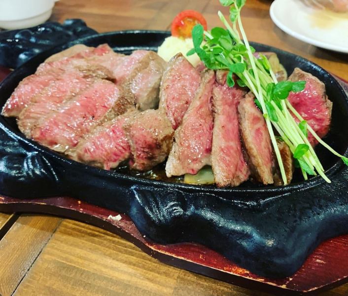 ≪Higher quality Wagyu beef special steak ◆ 2440 yen≫ Luxury Japanese black beef! Grams are available in 100g / 150g / 200g