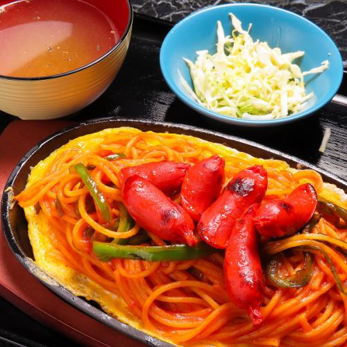 ランチからディナーまで豊富なフード