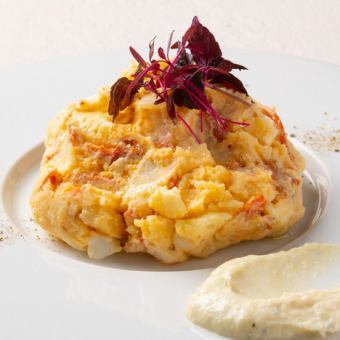 ワインに合う 燻製玉子のポテトサラダ ゴルゴンゾーラ添え