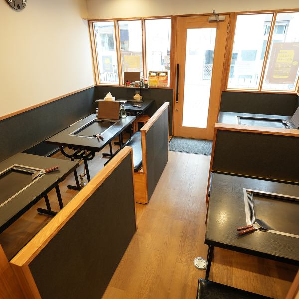 きれいな店内は、どなたでもリラックスして過ごせるよう、清潔感を大切にしております！活気がありつつも落ち着いた雰囲気で、ご家族やご友人との食事はもちろん、お一人様でも気軽に入れるお店となっております♪