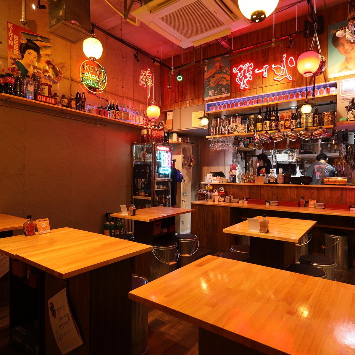 カウンター席ではお一人様からお気軽にご利用いただけます。