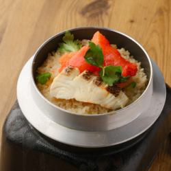 Sea bream and cod roe rice pot