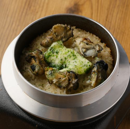 Oysters and sea lettuce butter