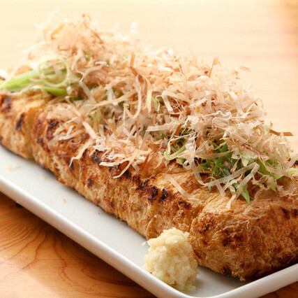 【新潟名物】日本酒と相性抜群!外はカリッと中はふっくらの「栃尾の油揚げ」