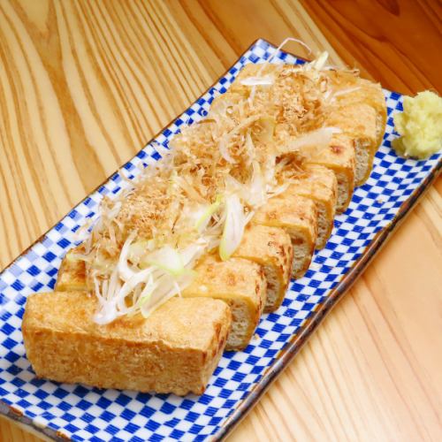 [Niigata Specialty] Perfect with sake! Tochio fried tofu is crispy on the outside and fluffy on the inside.