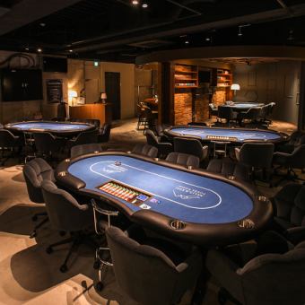 最大10名様まで対応のポーカーテーブルは全7卓ご用意！