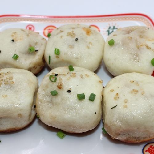 肉汁溢れる!「小籠包」