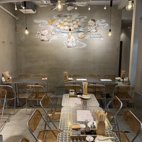 こちらはゆったりとお座りいただける、6名様掛けのテーブル席です。会社の同僚とのお集まりや、女子会などにもおすすめです♪お料理もたくさん並べられますよ。皆様で賑やかに、当店の本格中華をお楽しみくださいませ◎ご予約も承っております♪