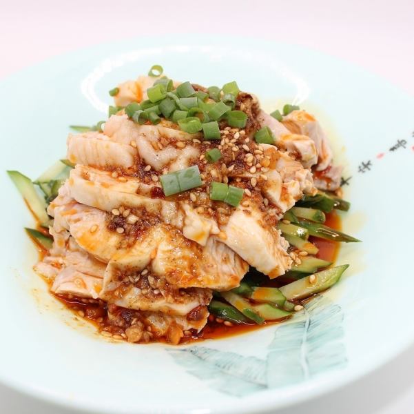 【花椒香るピリ辛ダレ】しっとり蒸し鶏に特製麻辣ダレが絡む「よだれ鶏」