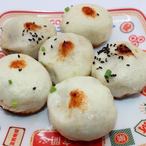 【元祖にして一番人気】肉汁たっぷり！「李記の焼き小籠包」