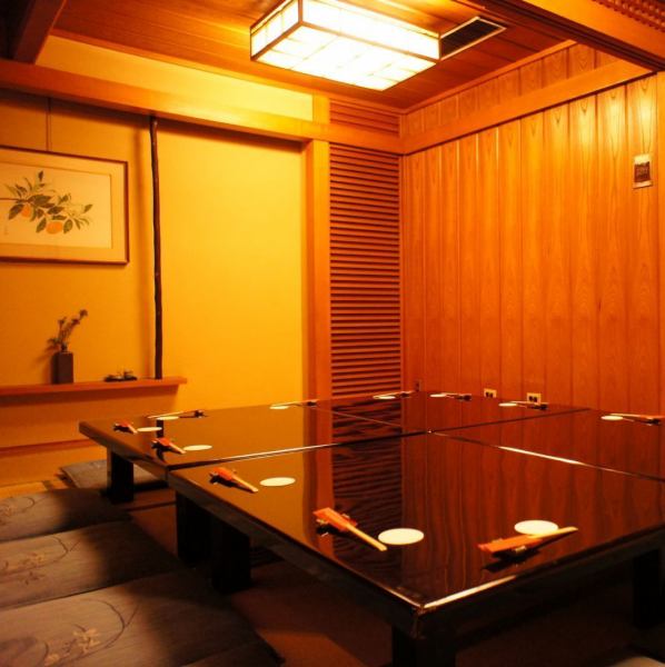 ≪Popular private tatami room≫ Private tatami room with a calm Japanese atmosphere can accommodate 4 to 10 people.Suitable for various parties such as dinner parties with children and company banquets. *If you wish to use a private room during lunch time, a usage fee of 3000 yen (large tatami room 6000 yen) will be charged.