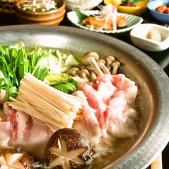 Recommended for various banquets [Popular ginger hotpot [Plum course] that was featured on TV] 6,680 yen (tax included) with 7 dishes and 2 hours of all-you-can-drink