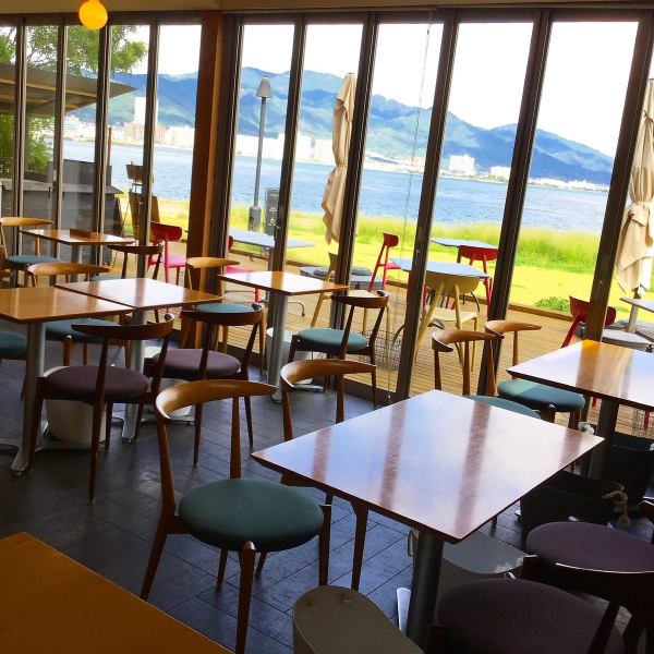 You can also see Lake Biwa from inside the restaurant.