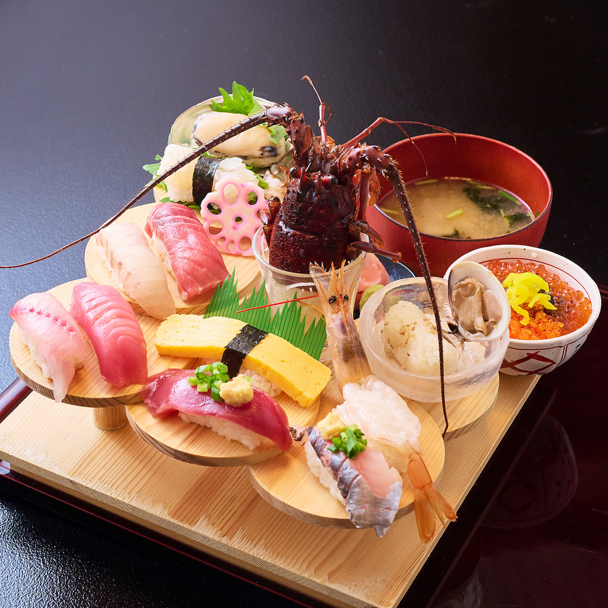 看板の定番料理をメインに、お食事をしっかり楽しめる名店。