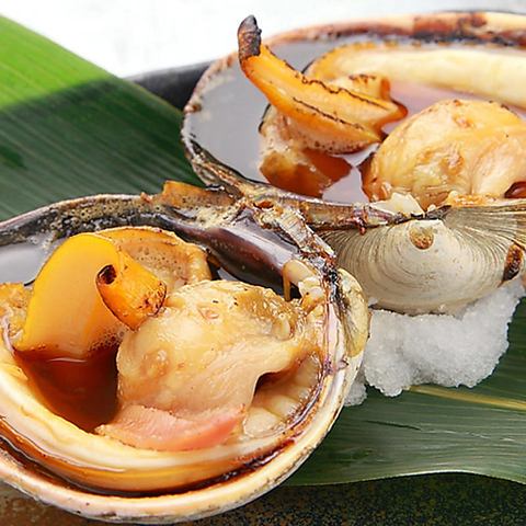 魚八名物！魚介の旨味と香りがただよう、【魚介の浜焼き】(各種)　お酒とともに。