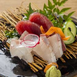 Assortment of three types of sashimi