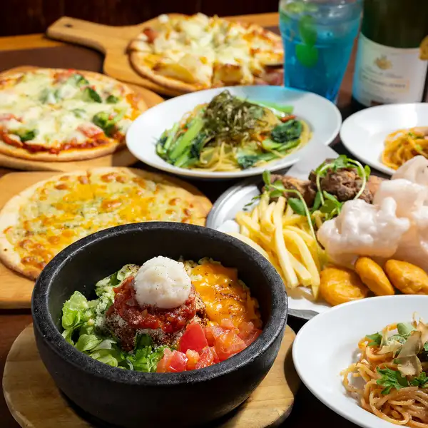 【おすすめ1★サラダ、ピザ、揚げ盛り、お食事、デザート+2時間飲放付】おすすめコース!