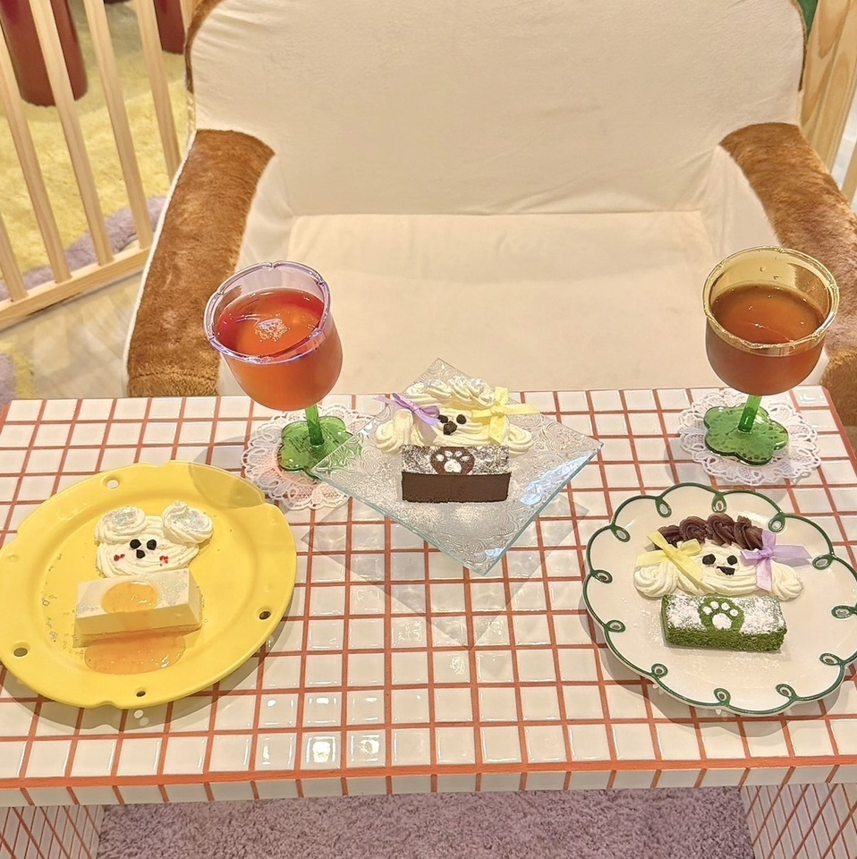ドリンクも料理も、店内どこで写真を撮ってもかわいいです!