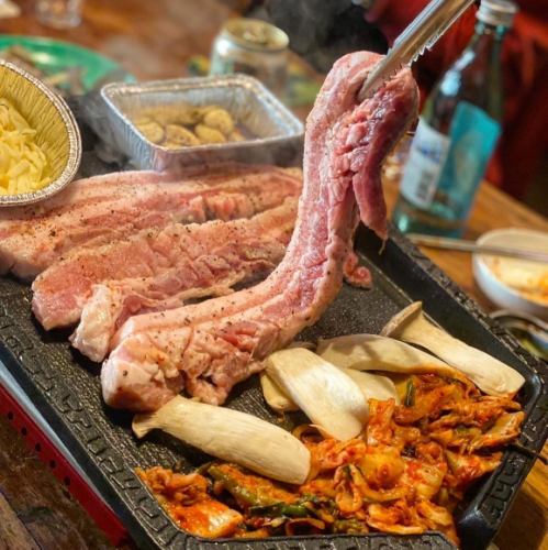 【극상 삼원 돼지】 두껍게 자른 고기의 두께 20mm 1인분 약 120g※2명전에서 받습니다.
