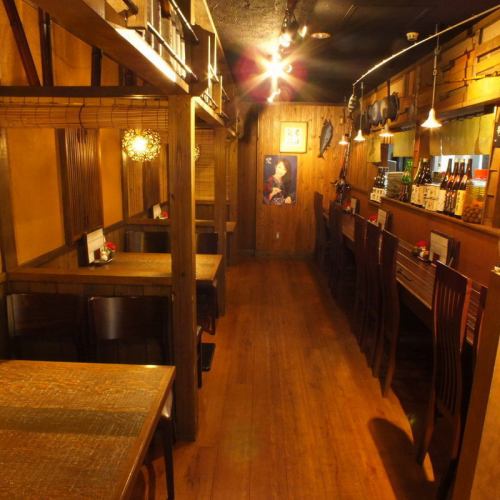 温かみ溢れる店内