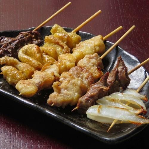 焼き鳥が一本なんと50円！！お酒との相性◎