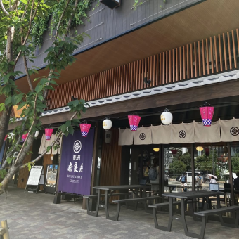 8名×2テーブル（ペット同伴可能）