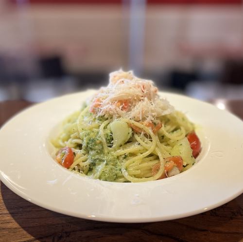 Snow Crab Spaghetti with Genovese