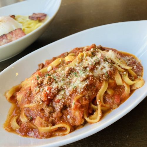 こだわりの料理の数々・・・愛知県産の小麦を使った生パスタや肉料理、ピザなどイタリアンを堪能出来ます♪