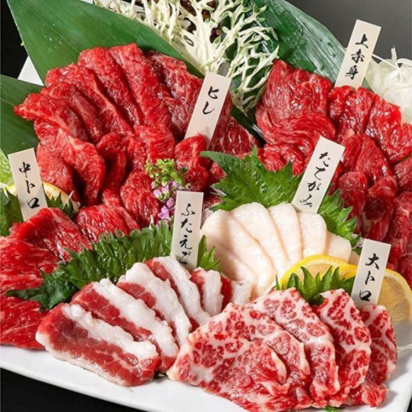 澪鸡肉串烧、熊本马生鱼片、蒸饺子……以九州招牌美食迎接您！有包间的居酒屋♪