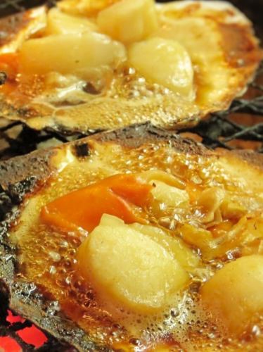 Butter-grilled scallops in the shell (1 piece)