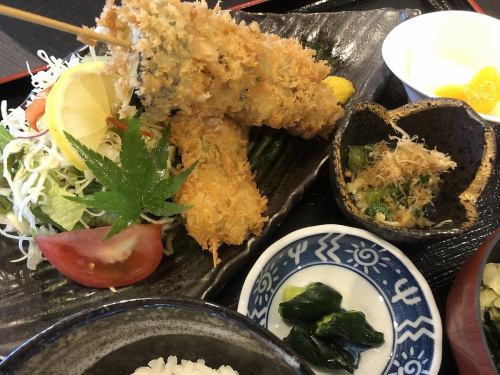 Kushikatsu set meal of young chicken and summer vegetables