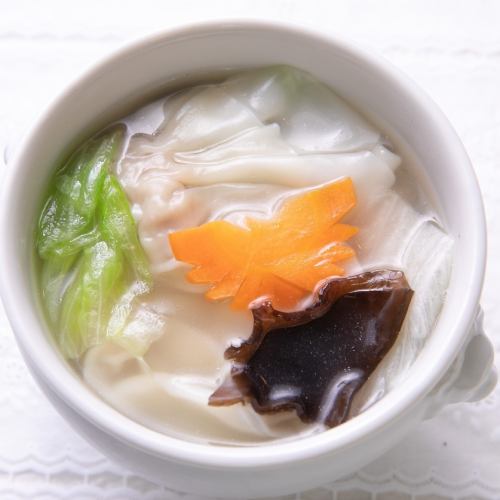 栄慶に来たらこれ！本格土鍋料理！