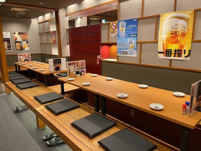 【50人以下的宴会也OK！】宽敞的店内空间，即使是多人的宴会也能轻松使用！套餐从4,000日元起，分量十足！