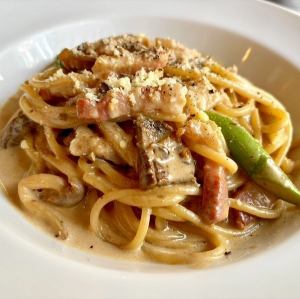 パンチェッタとアスパラのポルチーニクリームスパ